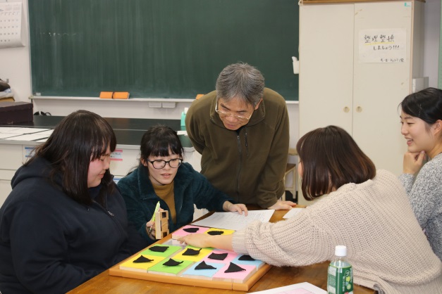 「作業療法学専攻　自助具・遊具発表会　開催！」