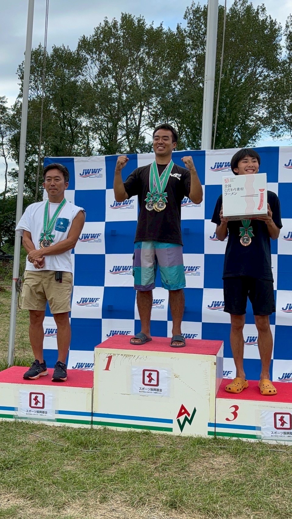 医学科6年生・池田侑生さんが、全日本水上スキー選手権で総合優勝しました。