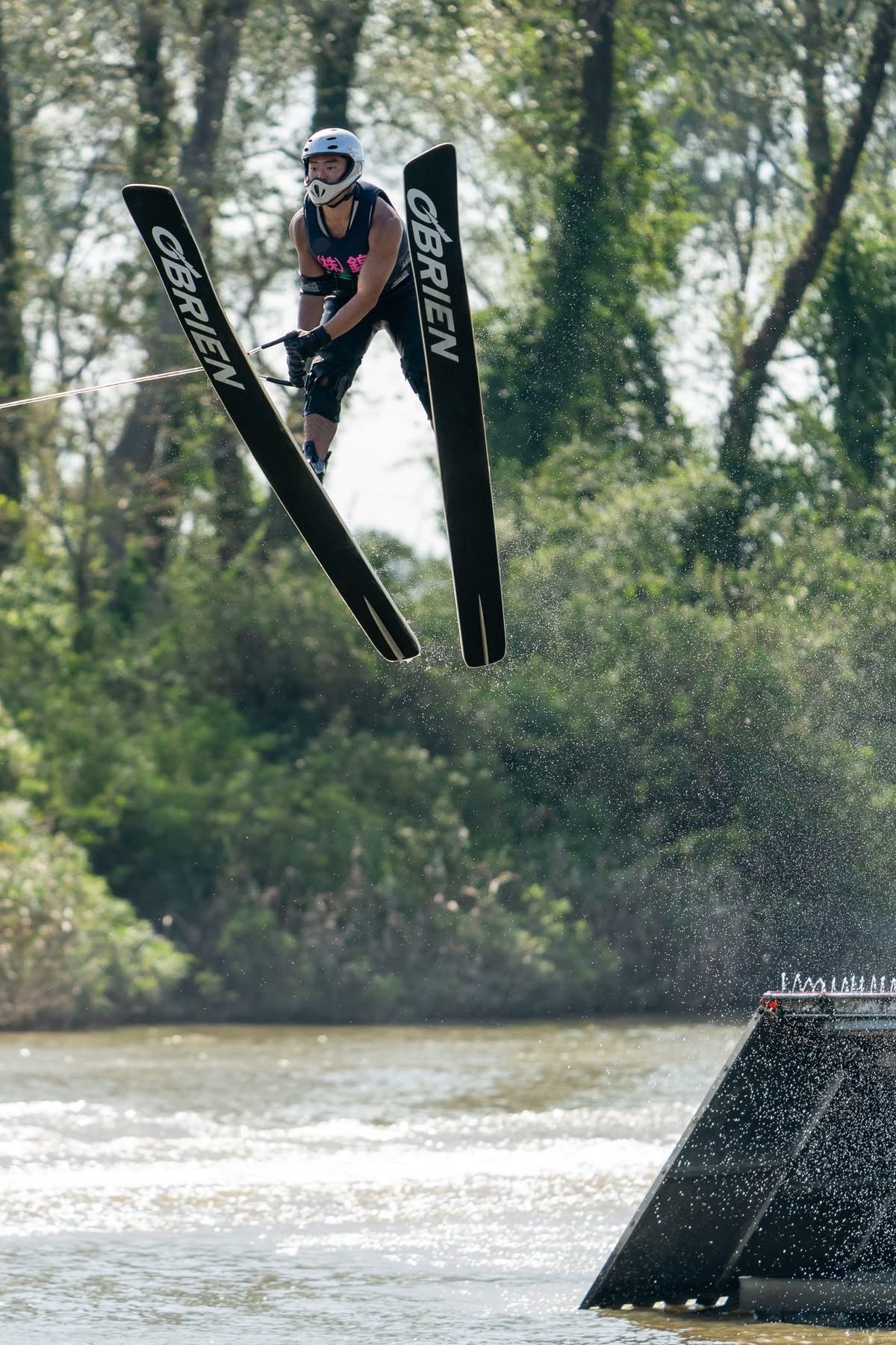 医学科6年生・池田侑生さんが、全日本水上スキー選手権で総合優勝しました。